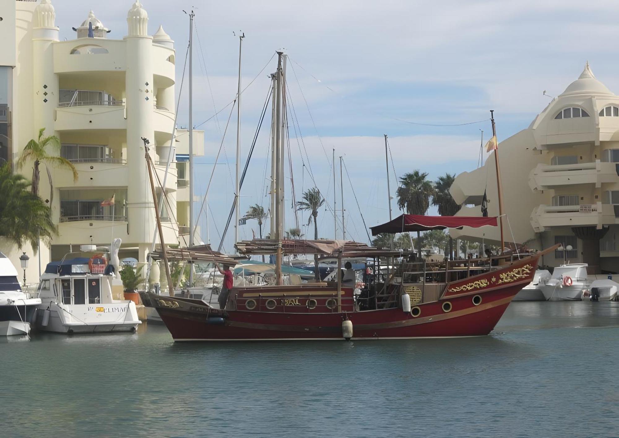 Next To Puerto Marina And The Beach Benalmádena Extérieur photo